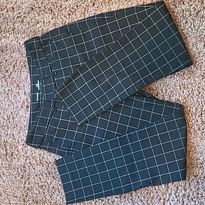 [Old Navy] Black Windowpane Hi Rise Ankle Pixie - Size 4